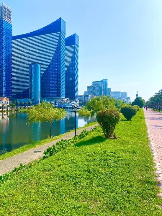 Lovely Orbi City Sea View Батуми Экстерьер фото